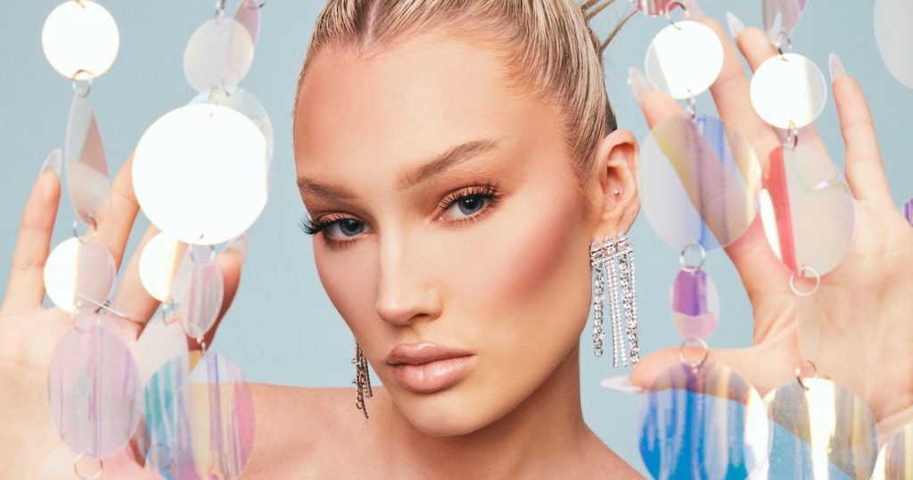 Meredith Duxbury On TikTok Fame & Her Viral Foundation Technique