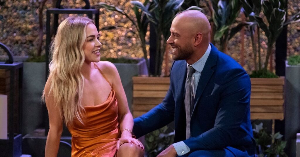 Stacy Finds Izzy’s “Lost & Discovered Drawer” In This ‘Love Is Blind’ Season 5 Clip