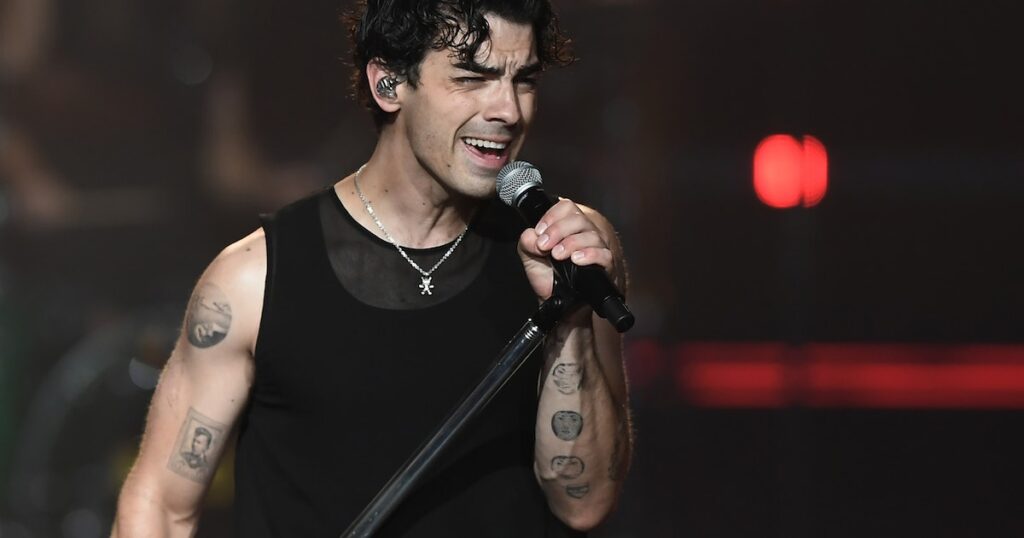 Joe Jonas Acquired A New Chest Tattoo For His Daughters