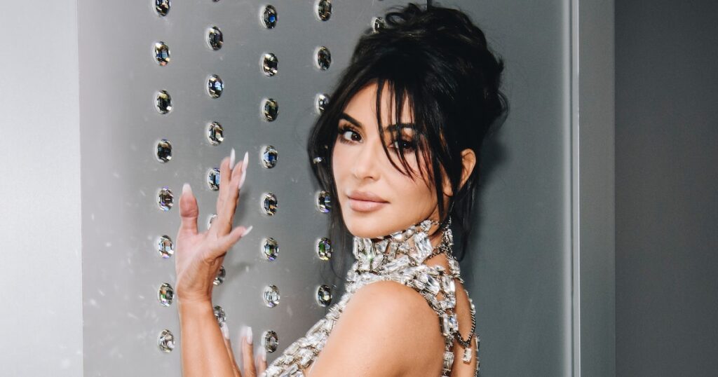 Kim Kardashian’s Lip Tattoo Has A Enjoyable Indicating